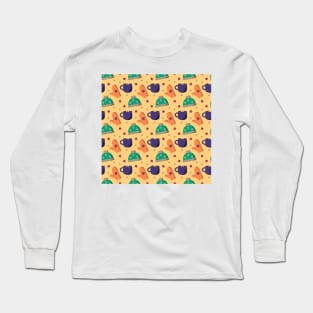 Winter pattern with hot chocolate, marshmallow, mitten and hat Long Sleeve T-Shirt